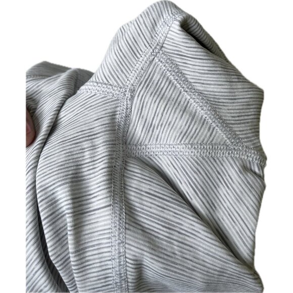 Lululemon Wunder Under Scalloped Hem High-Rise Cropped Leggings Gray White XS 2 - Picture 5 of 9
